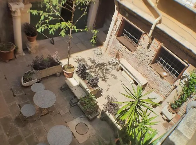 My Rialto Palace بيت ضيافة