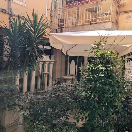 My Rialto Palace Guest house