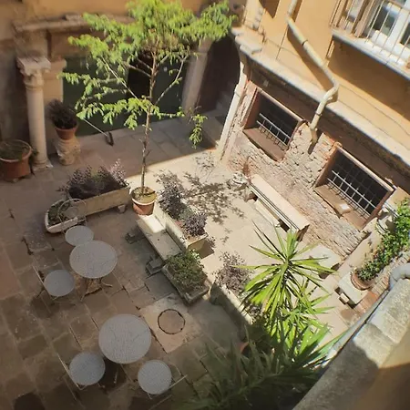 My Rialto Palace بيت ضيافة